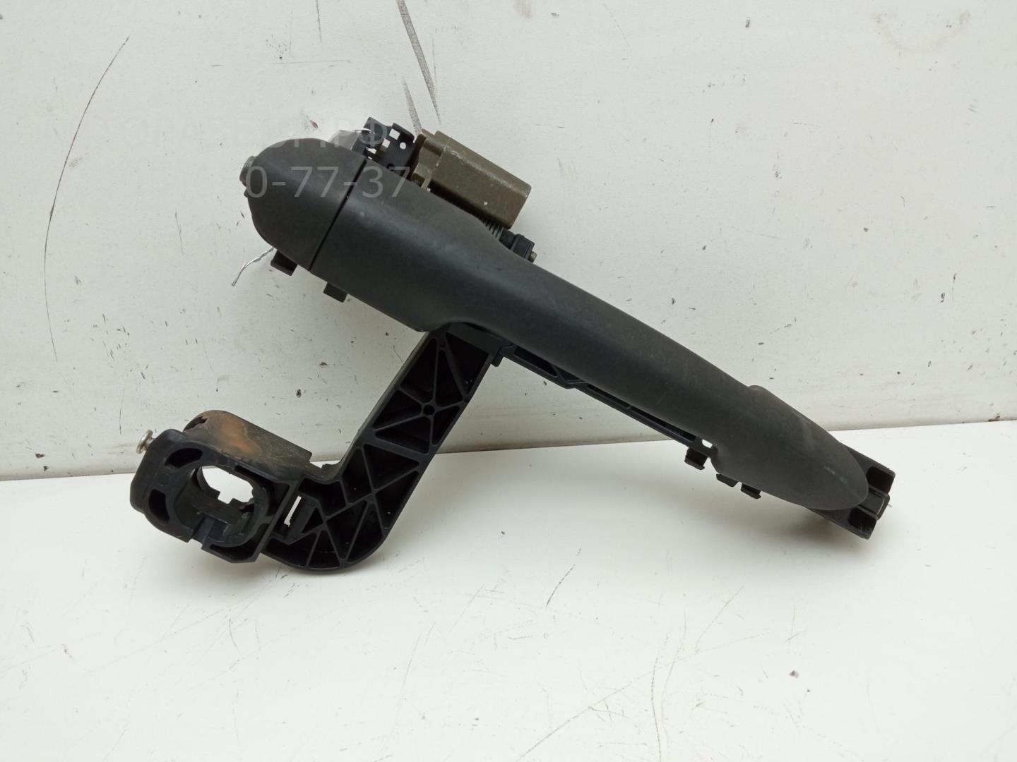 Ручка двери передней наружная правая