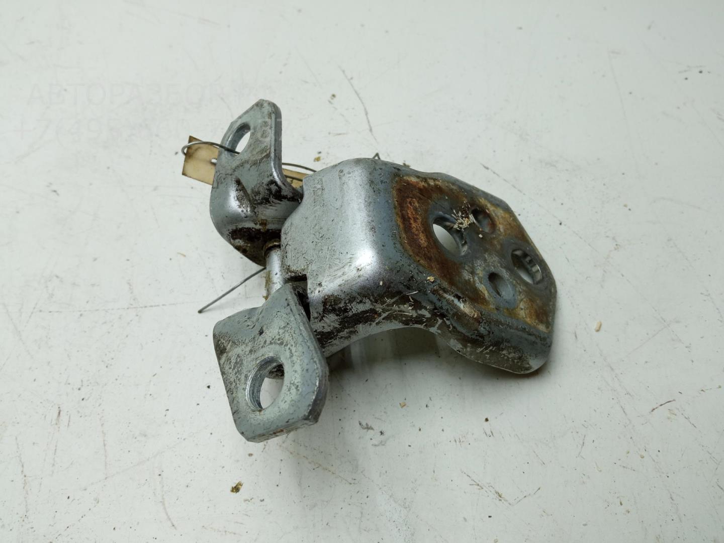 Петля двери