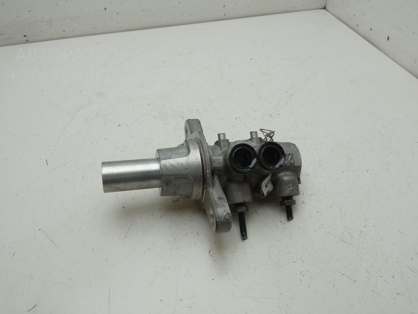 Цилиндр тормозной главный