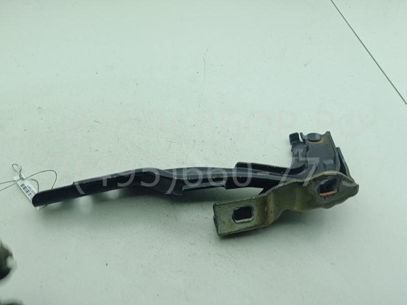 Петля капота правая