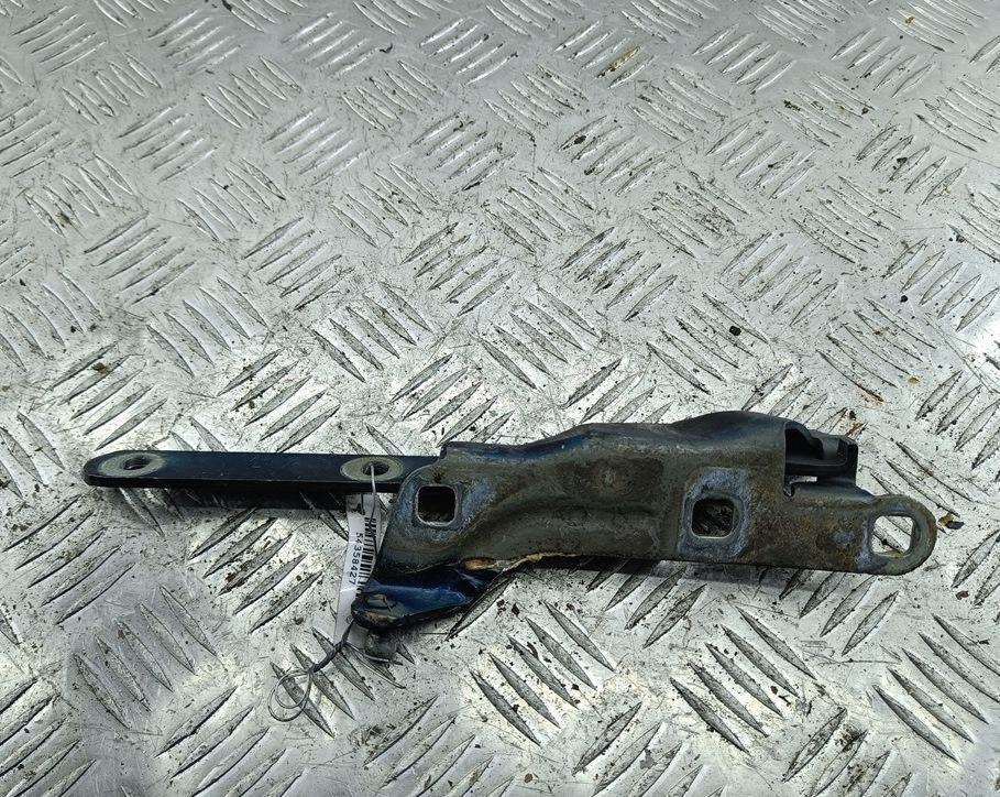 Петля капота левая