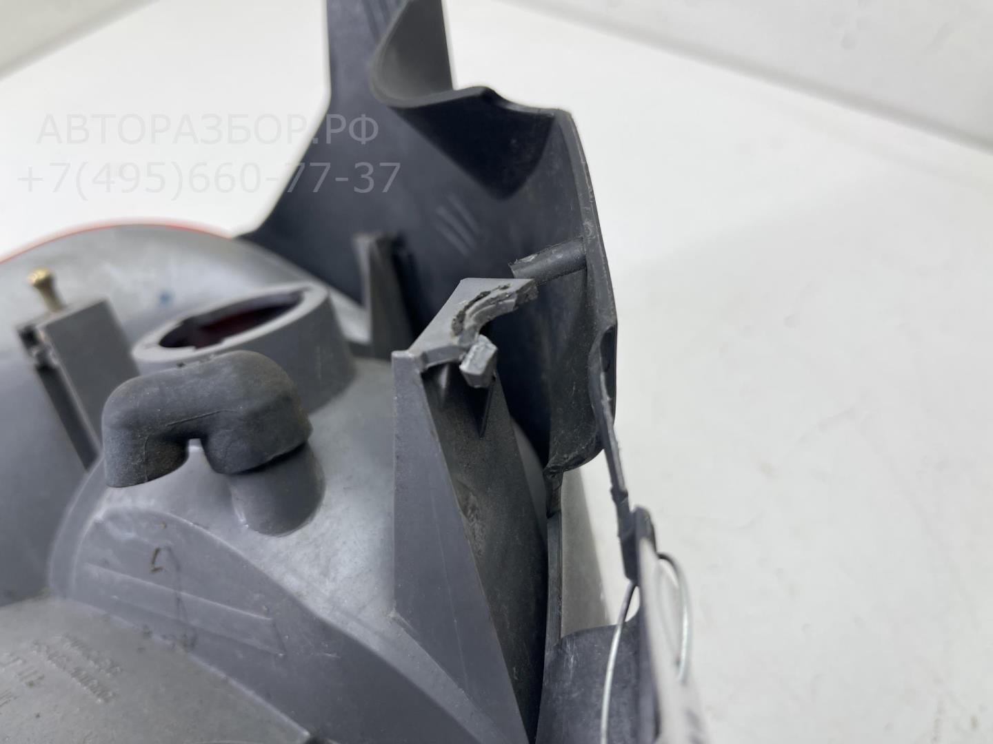 Фонарь задний правый