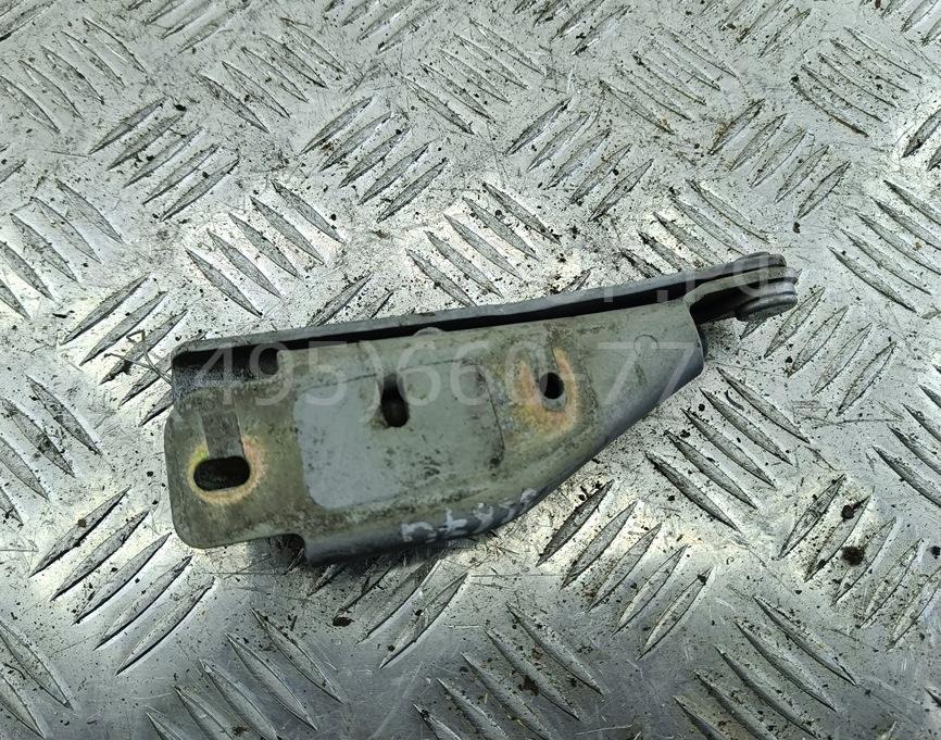 Петля капота правая