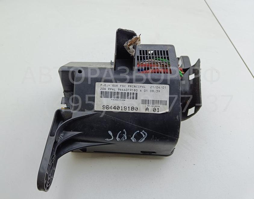 Блок предохранителей