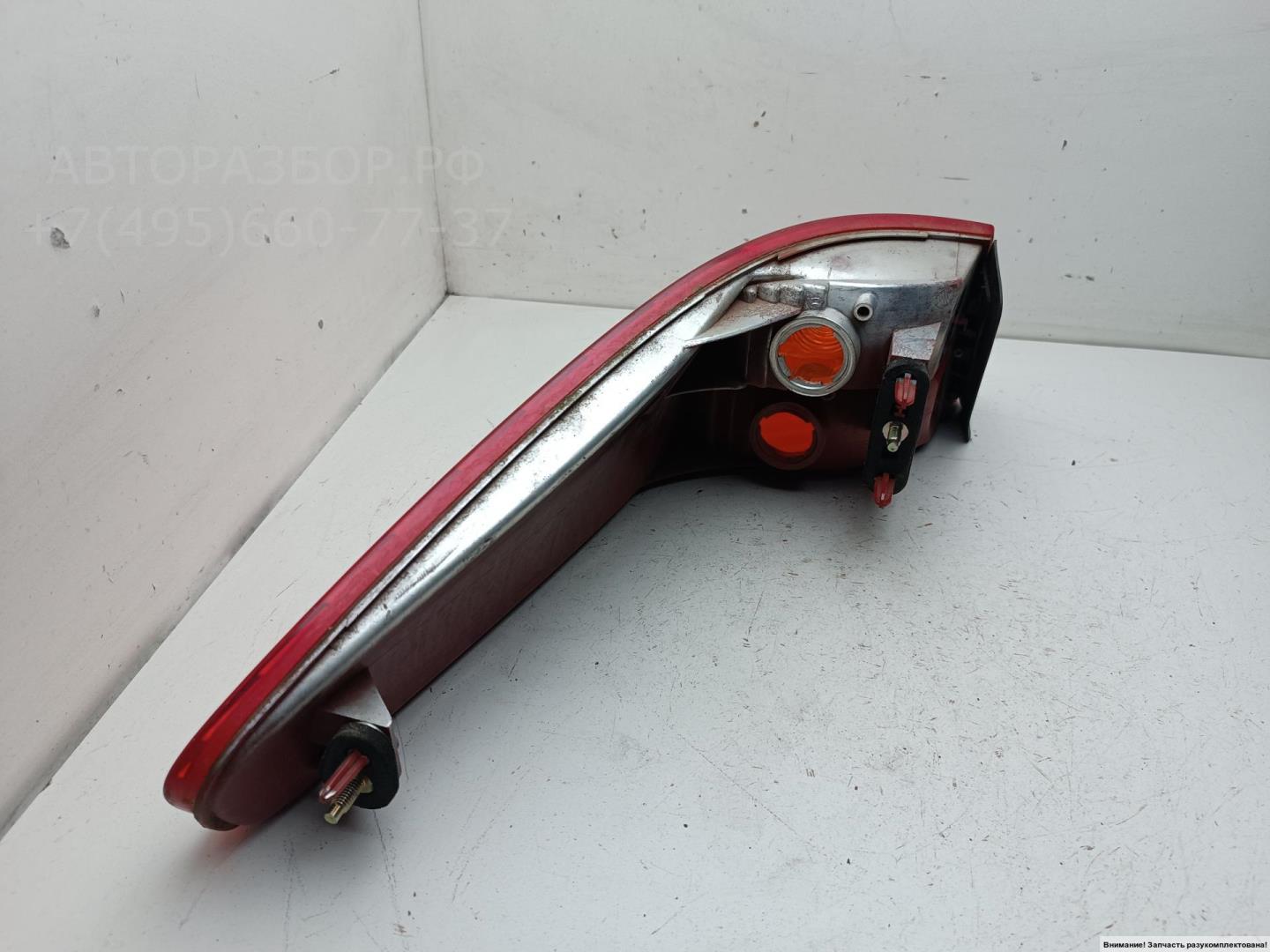 Фонарь задний правый