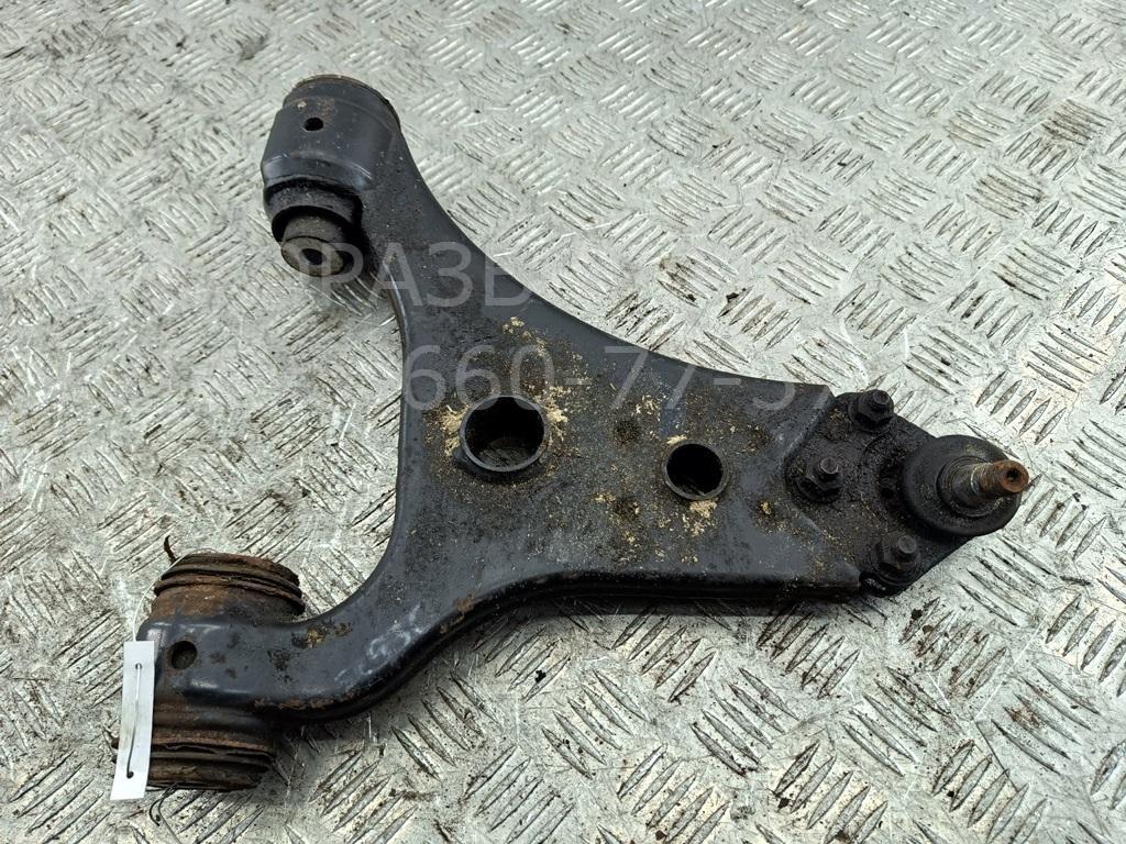 Рычаг передний правый