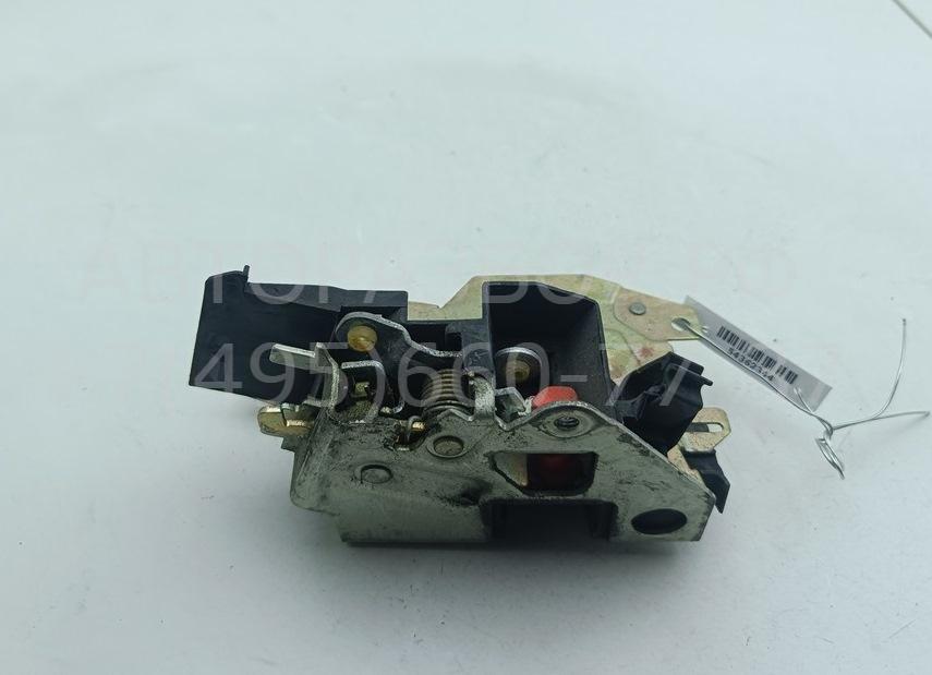 Замок двери задней левой