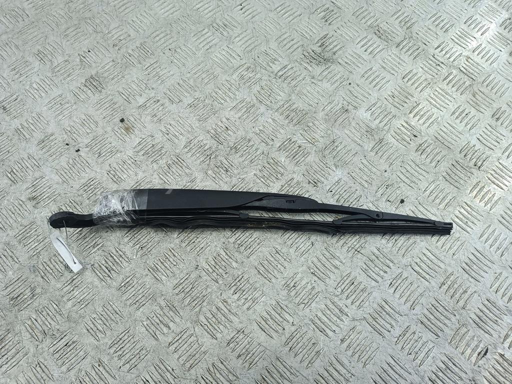 Поводок стеклоочистителя заднего