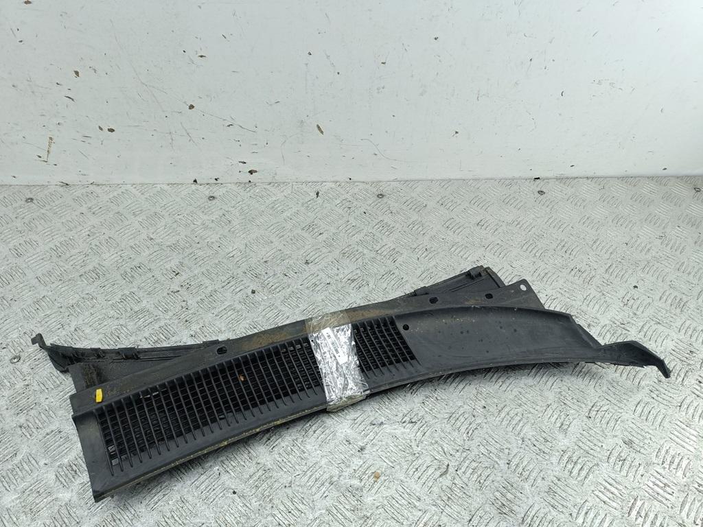 Решетка стеклоочистителей (Жабо)