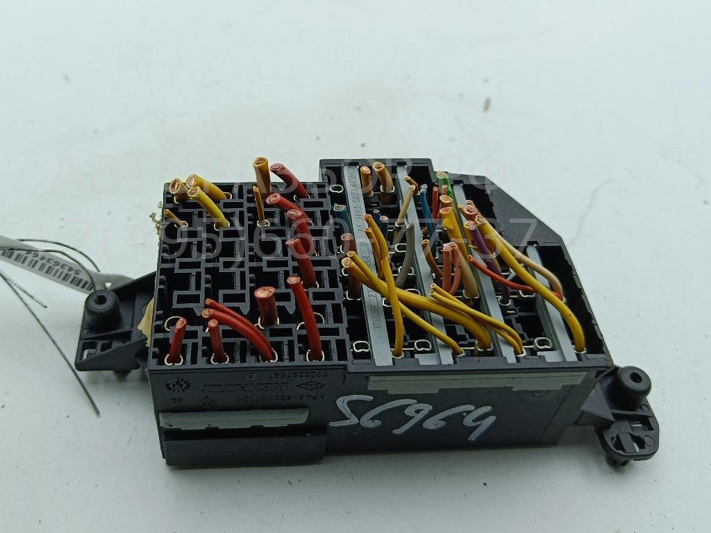 Блок предохранителей