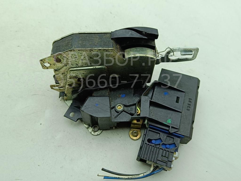 Замок двери передней правой