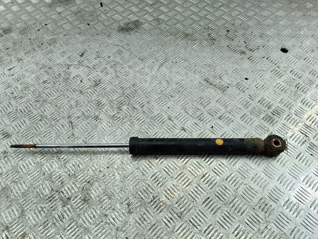 Амортизатор задний правый