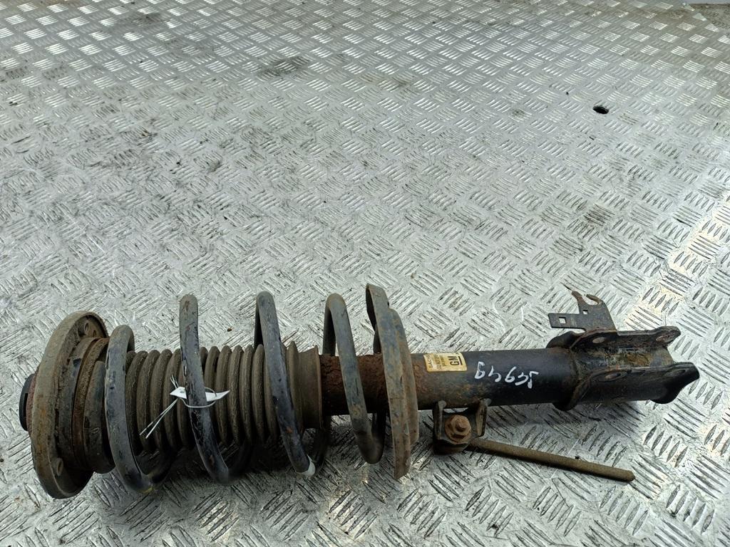 Амортизатор передний правый