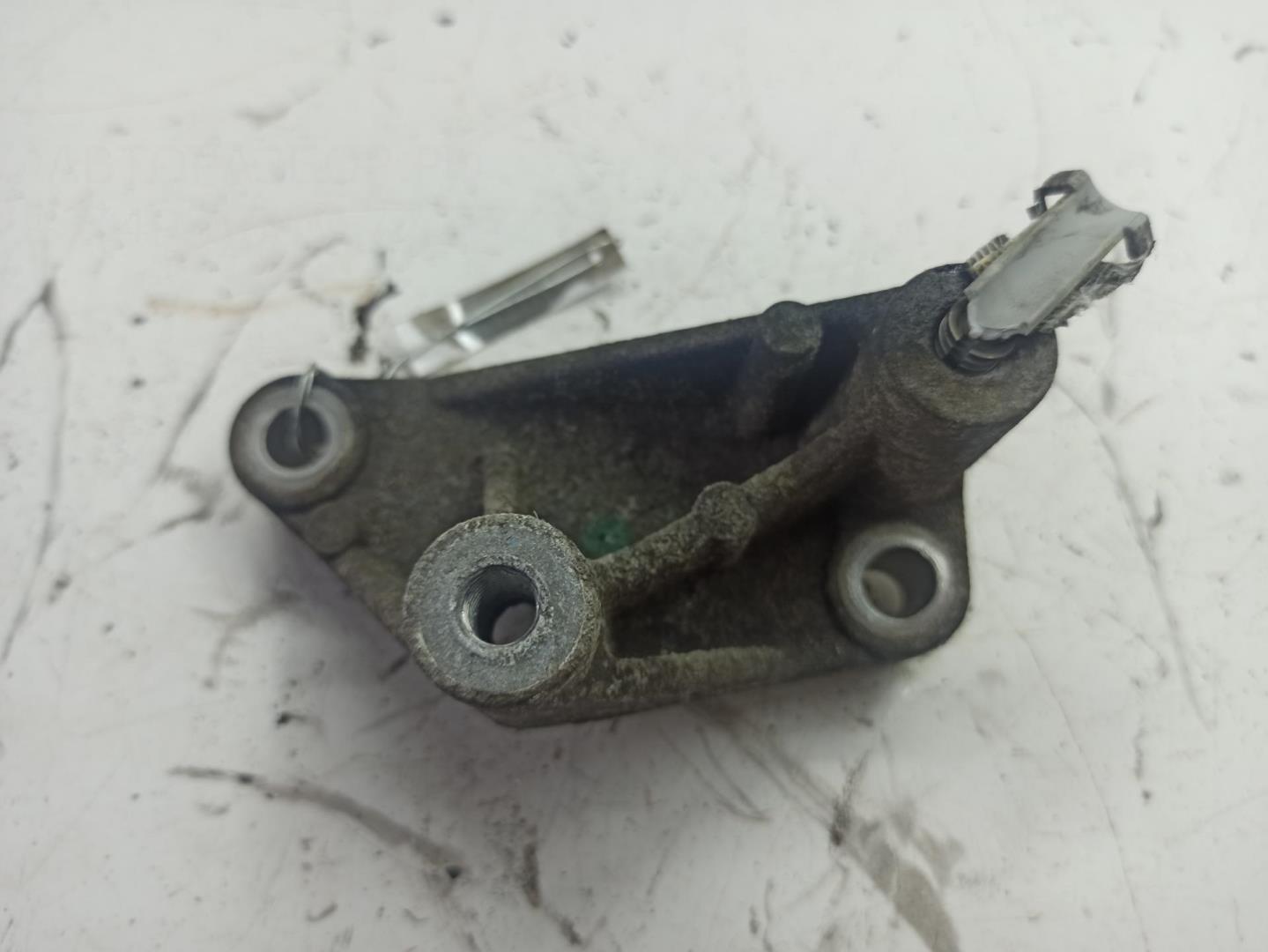 Кронштейн генератора