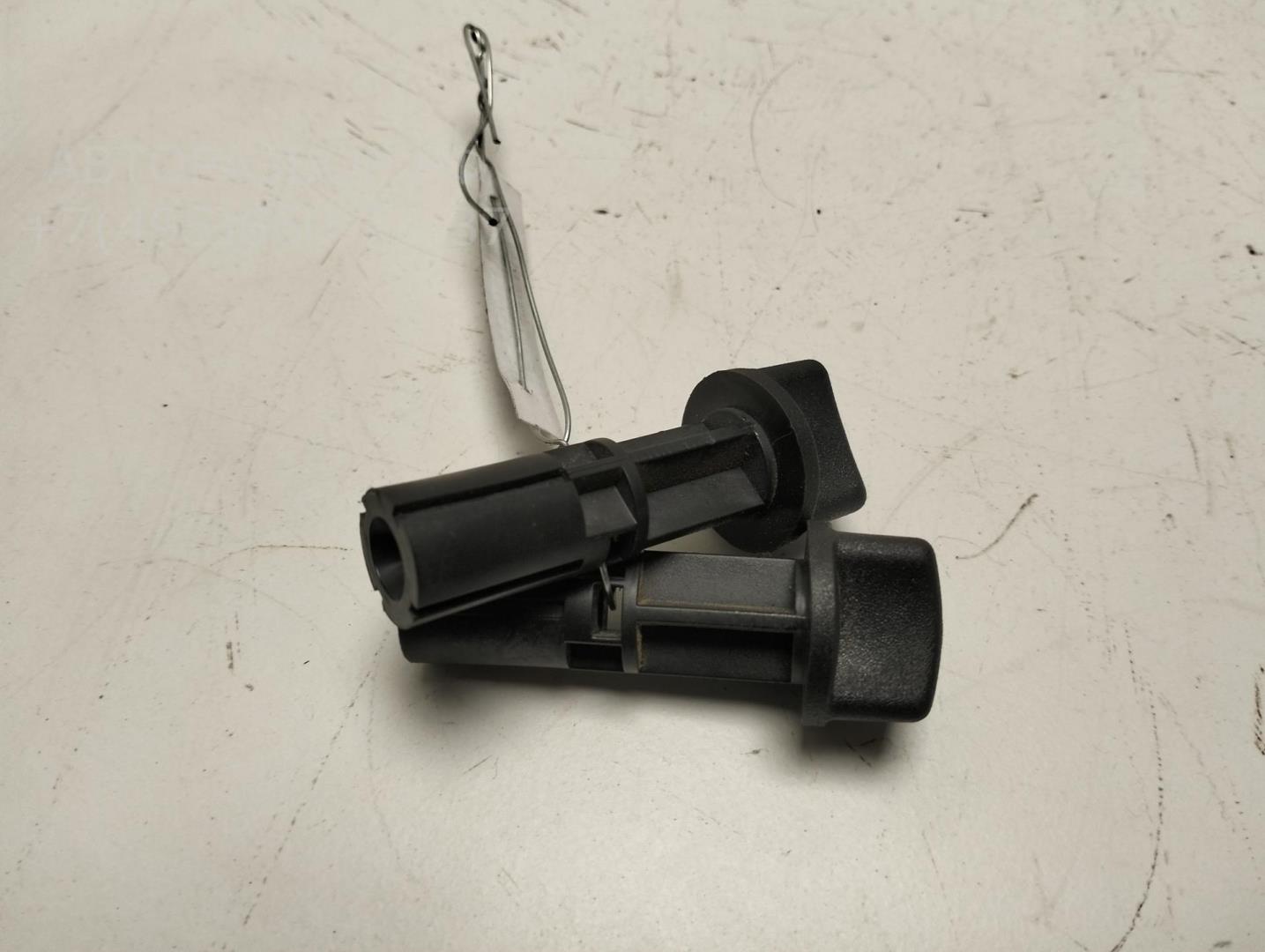 Кронштейн фар правый