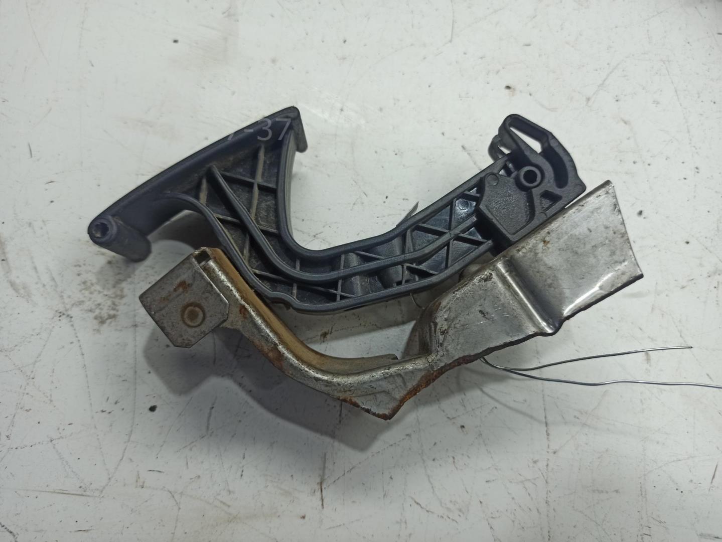 Ручка открывания капота