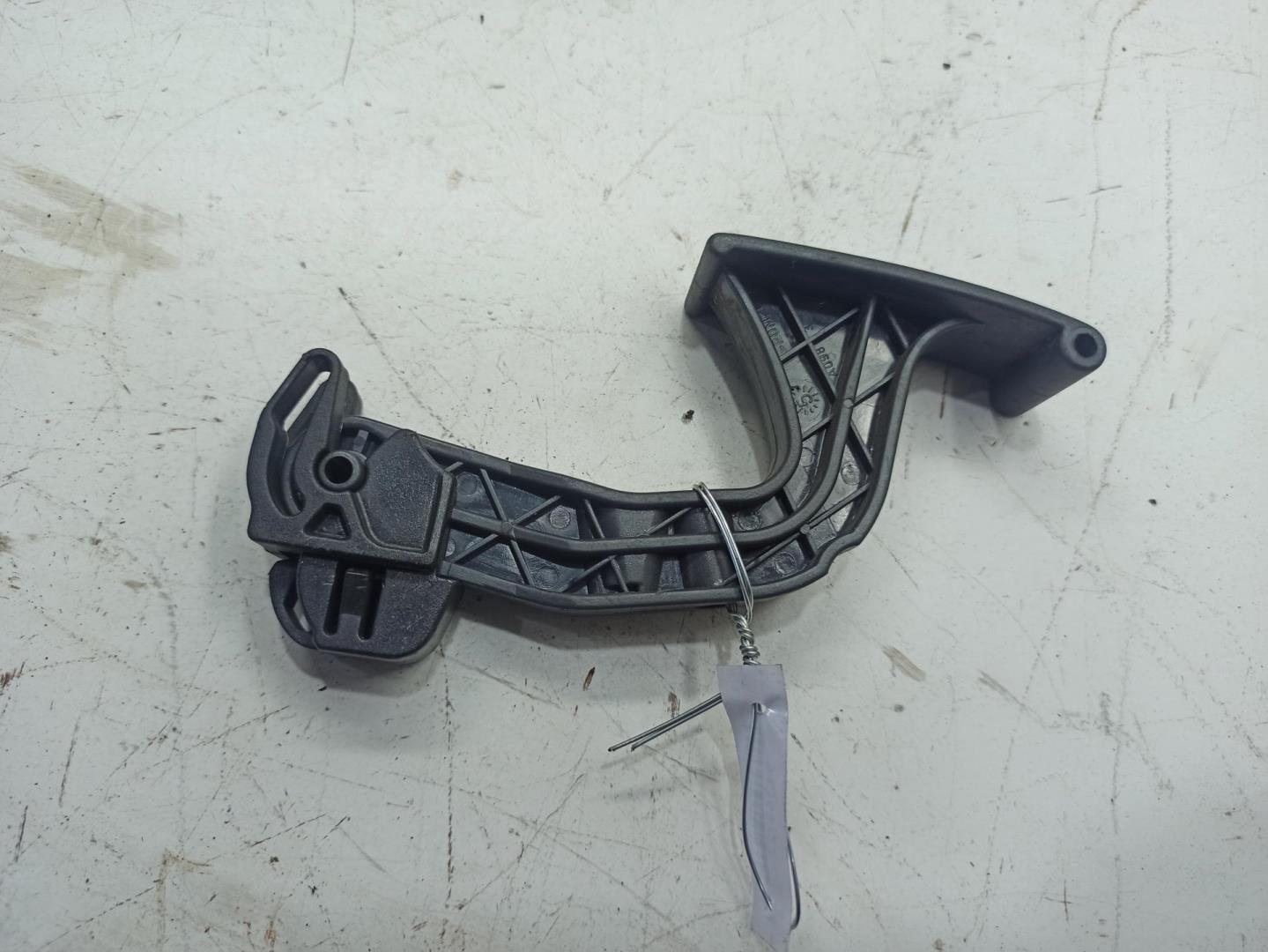 Ручка открывания капота