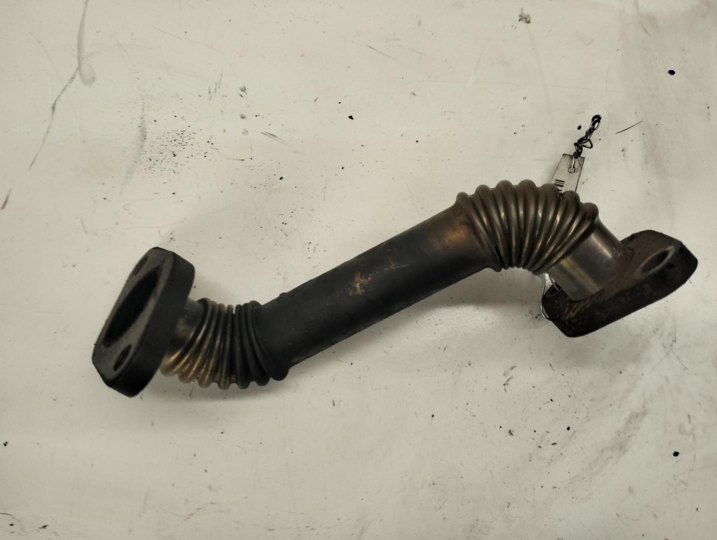 Трубка картерных газов