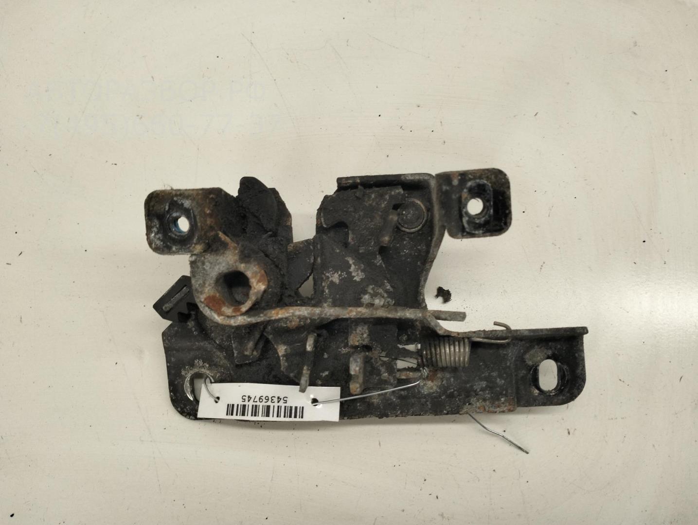 Замок капота