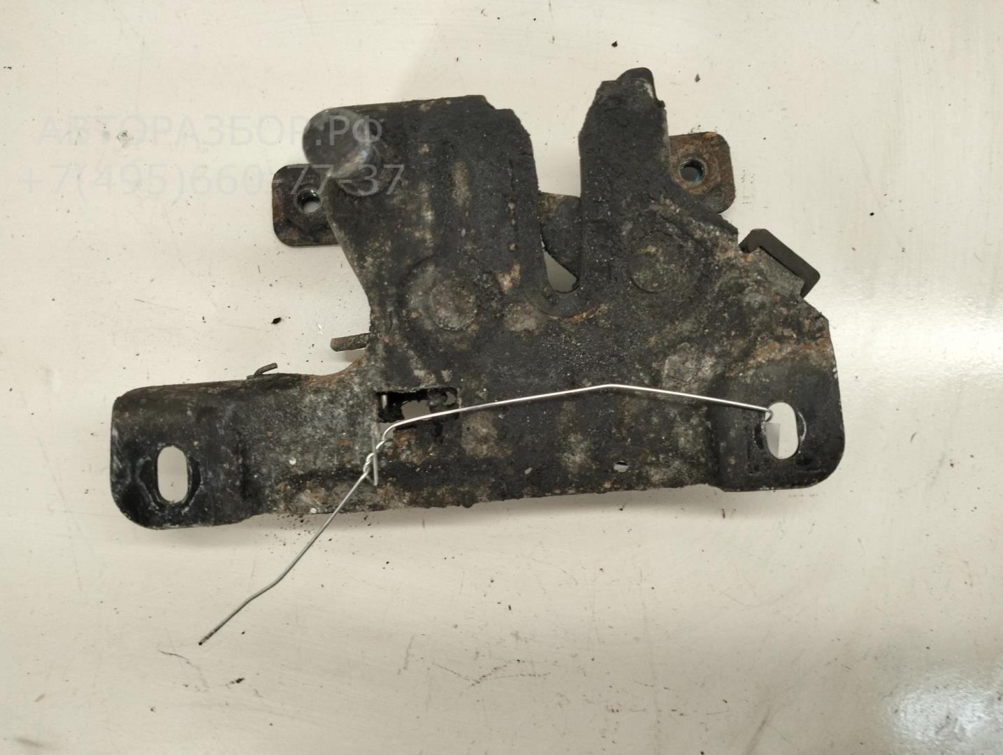 Замок капота