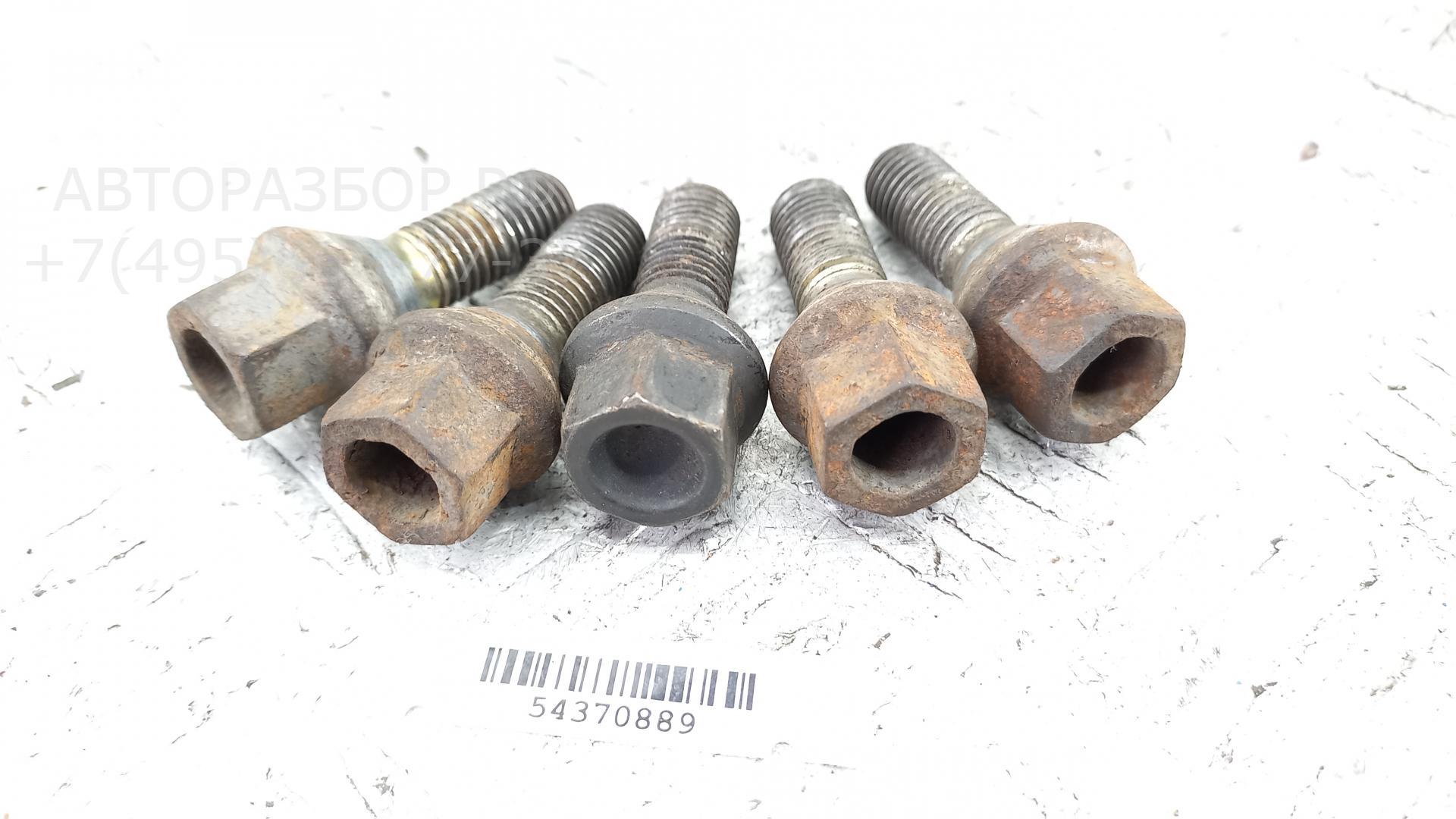 Болт колесный