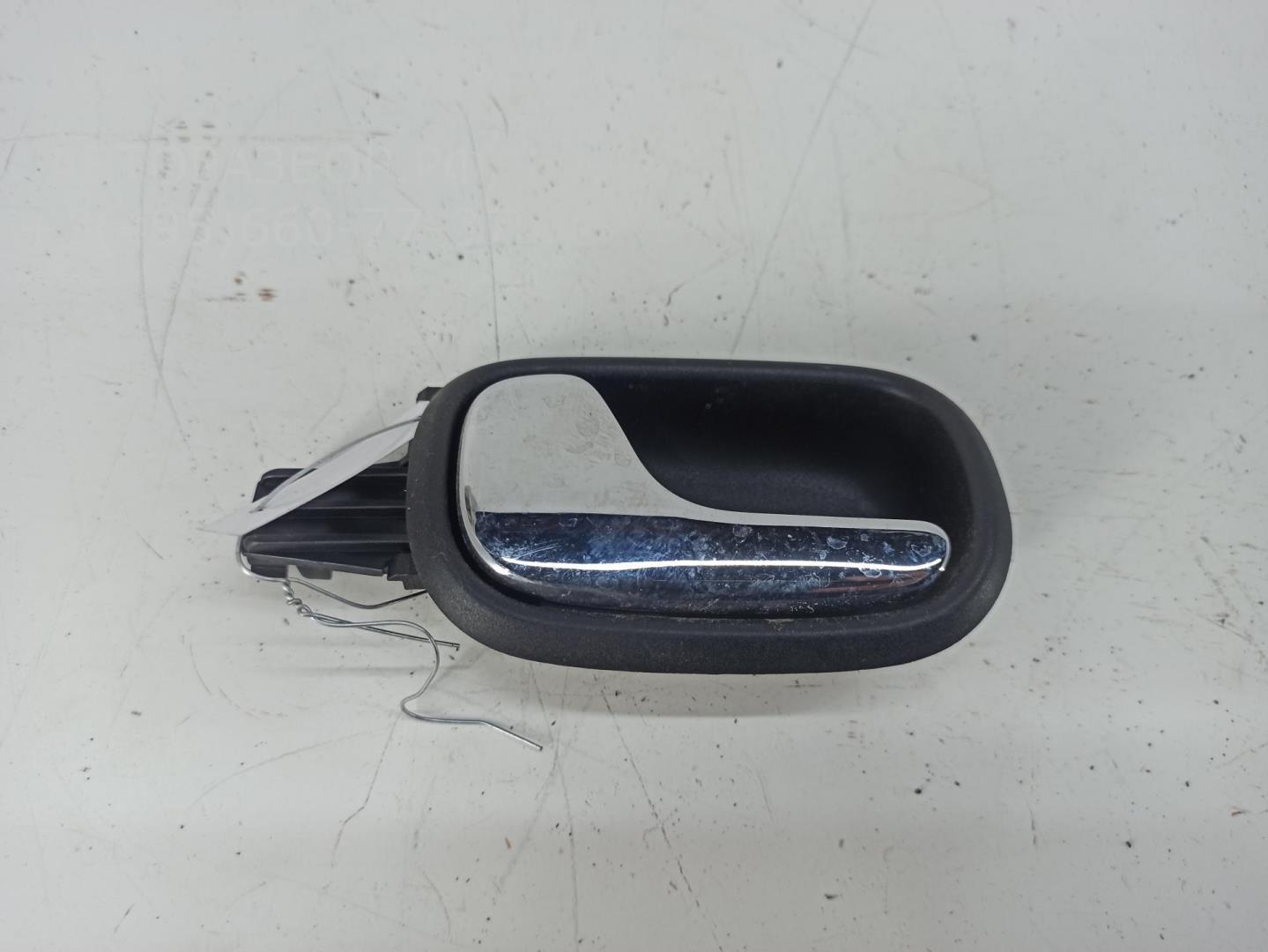 Ручка двери задней внутренняя левая