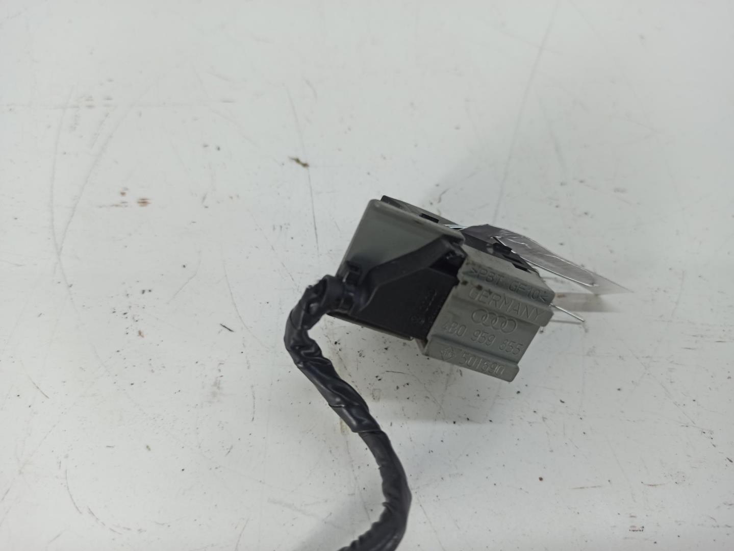 Кнопка стеклоподъемника