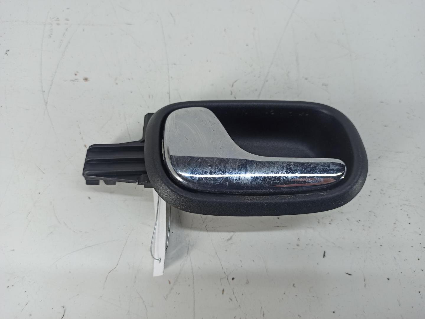 Ручка двери задней внутренняя левая