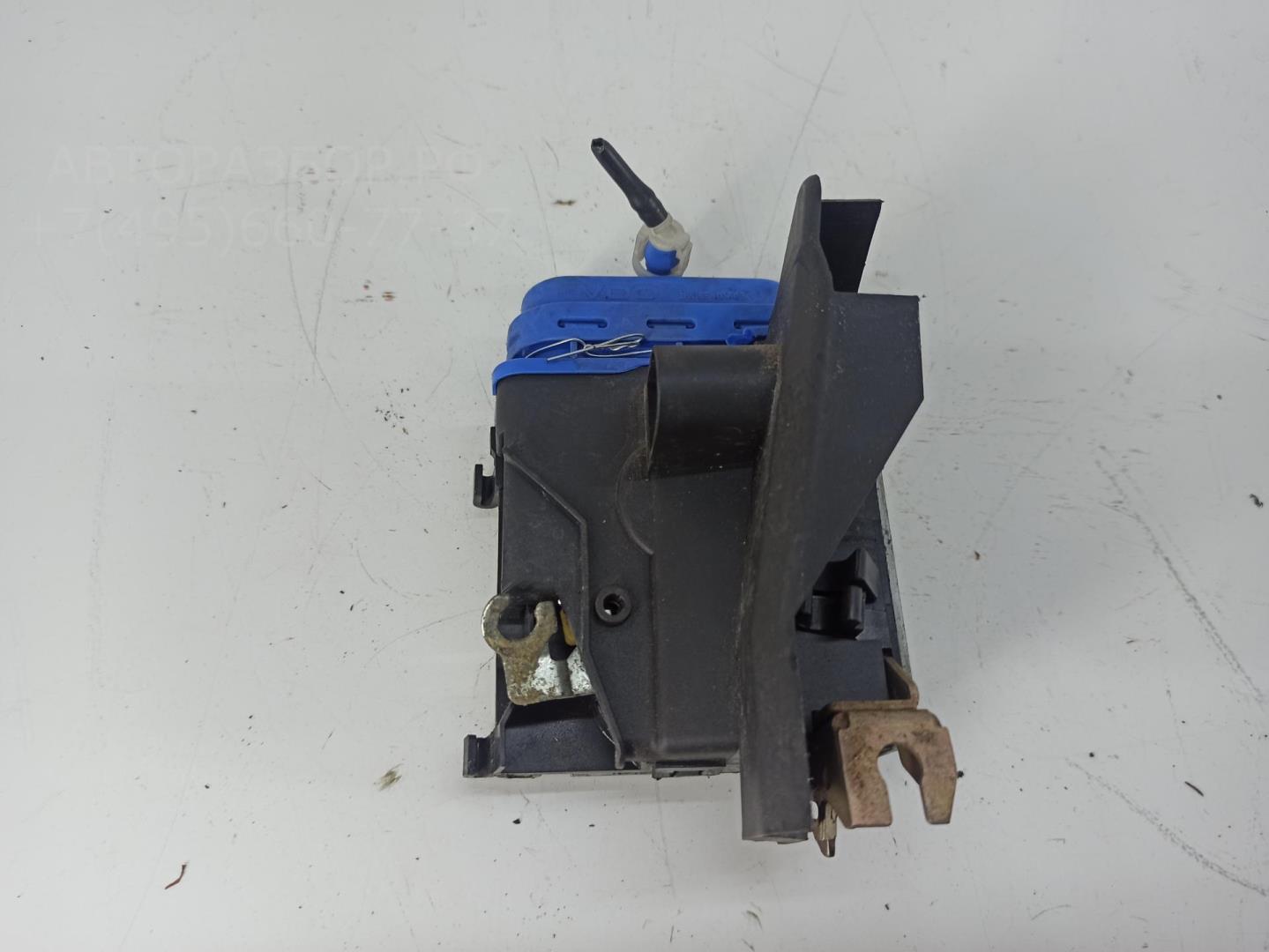 Замок двери задней правой