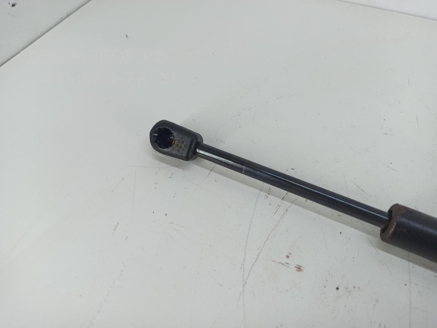 Амортизатор капота