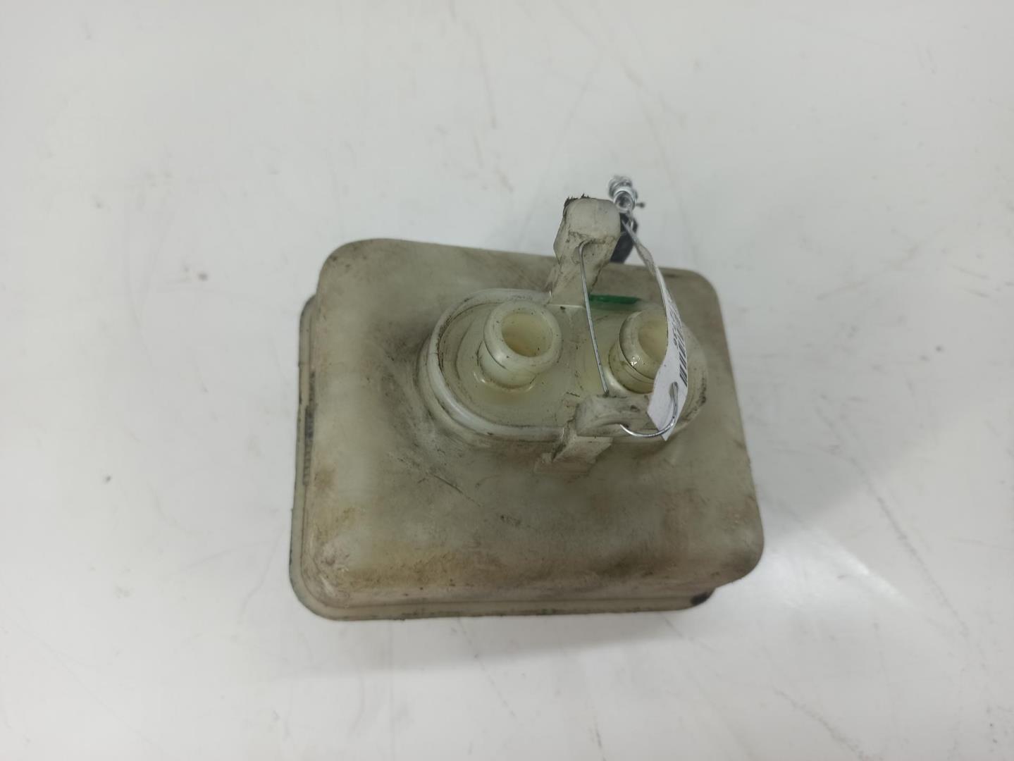 Бачок главного тормозного цилиндра