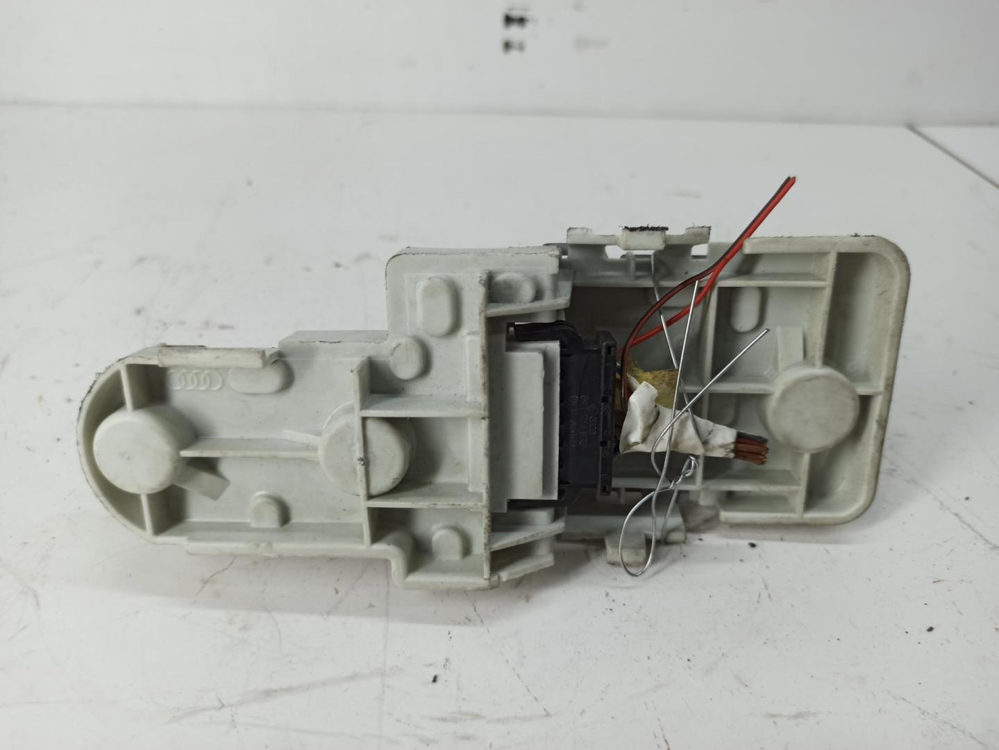 Плата заднего фонаря правого