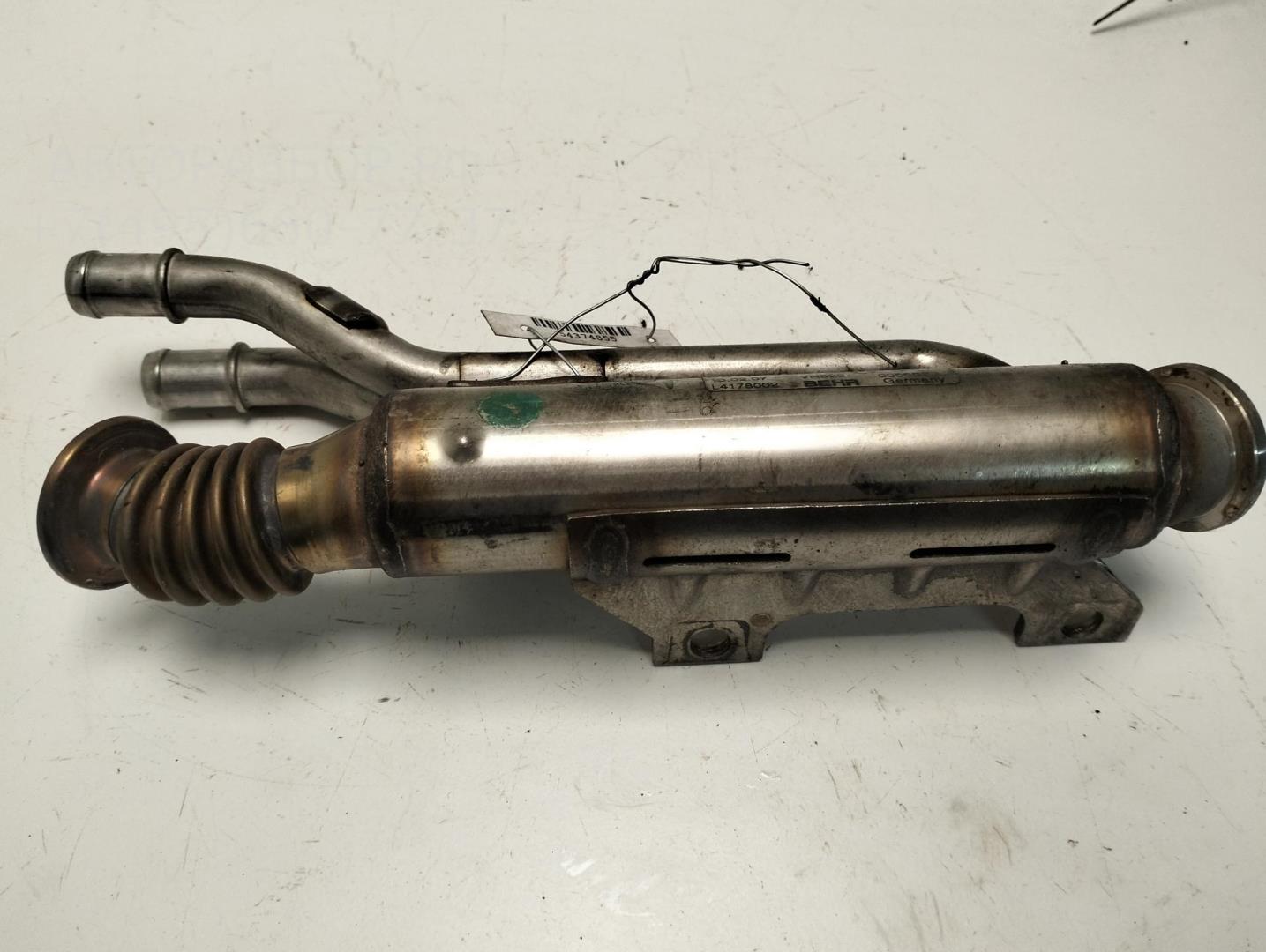 Тройник вентиляции картерных газов