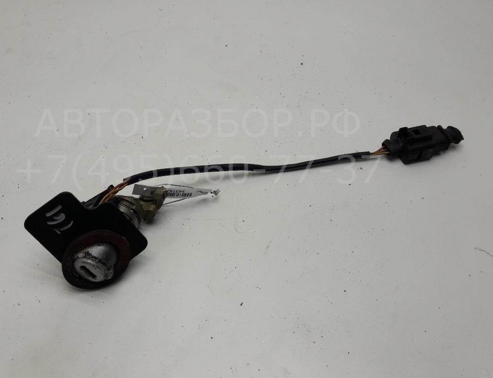 Вставка замка багажника