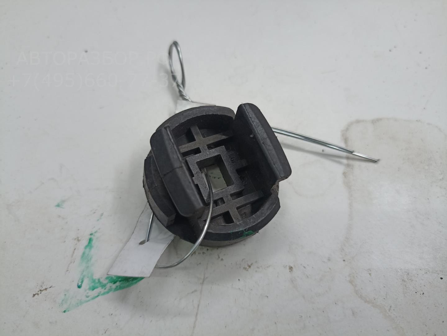 Кронштейн заднего бампера