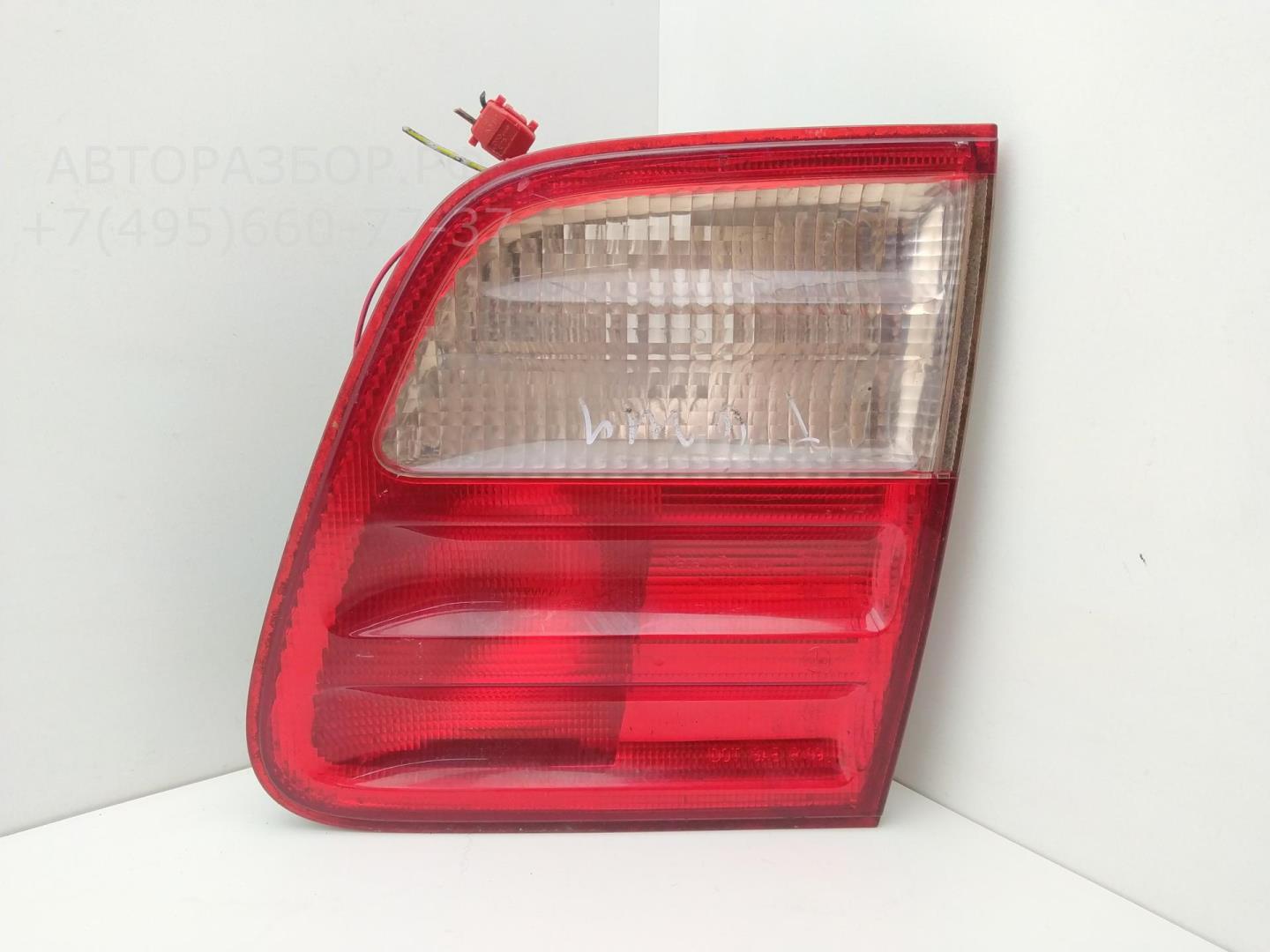 Фонарь задний внутренний правый