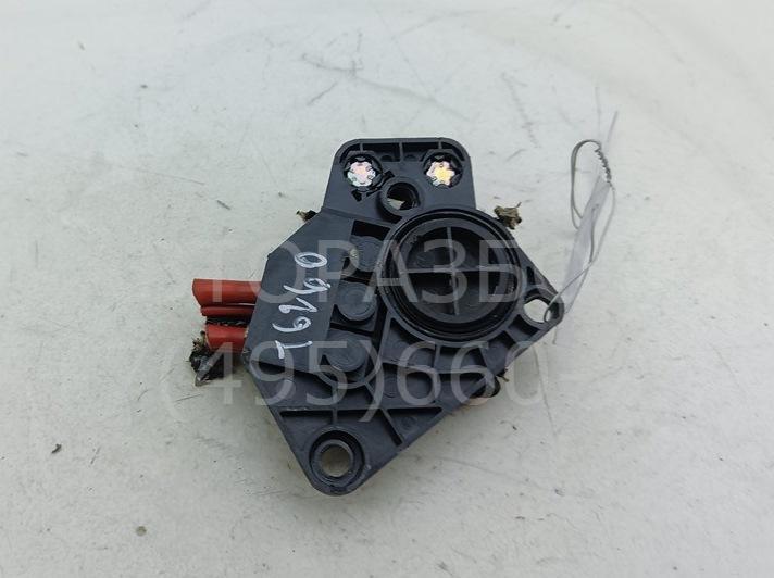 Клемма аккумулятора +