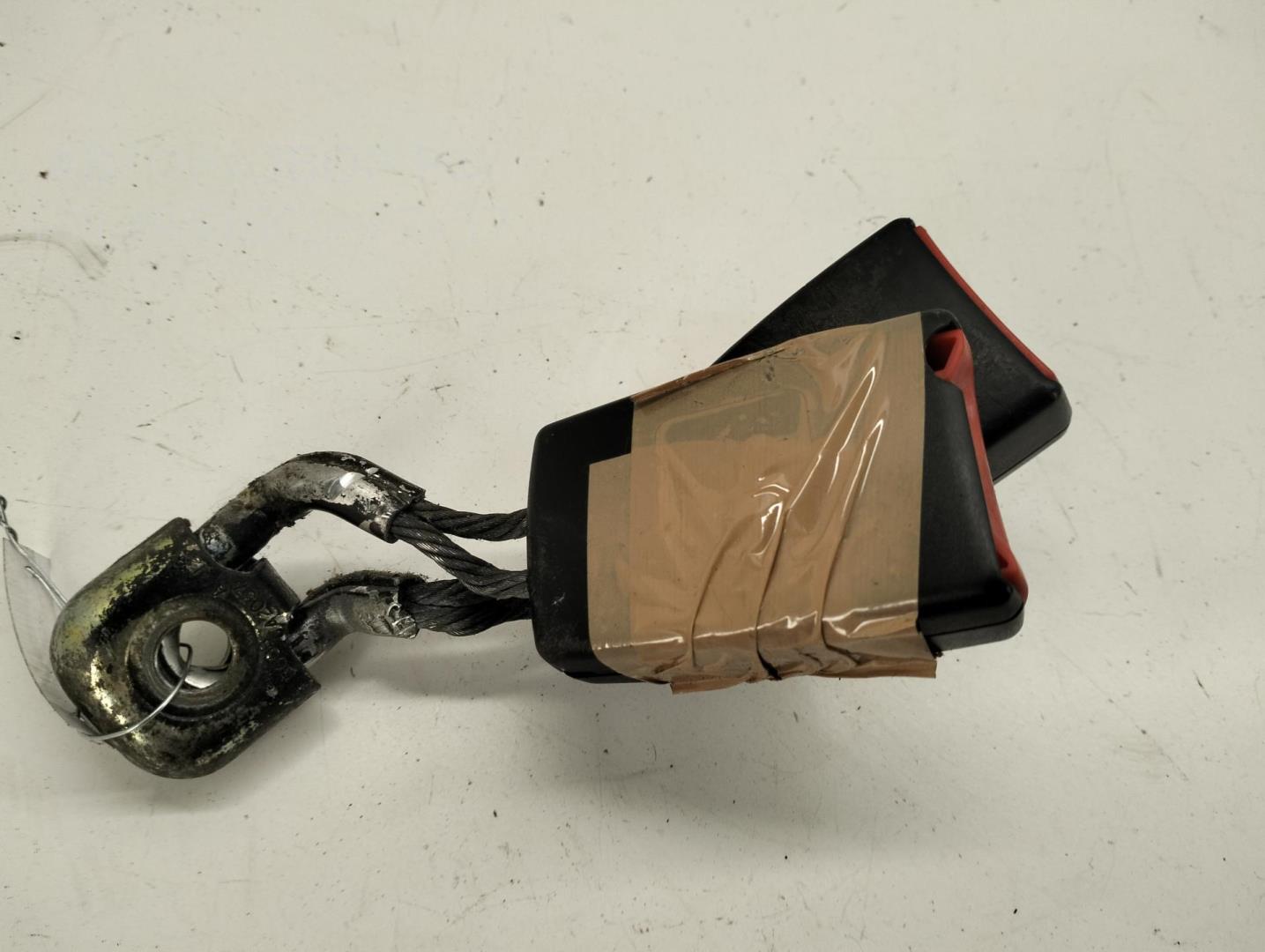 Ответная часть ремня безопасности