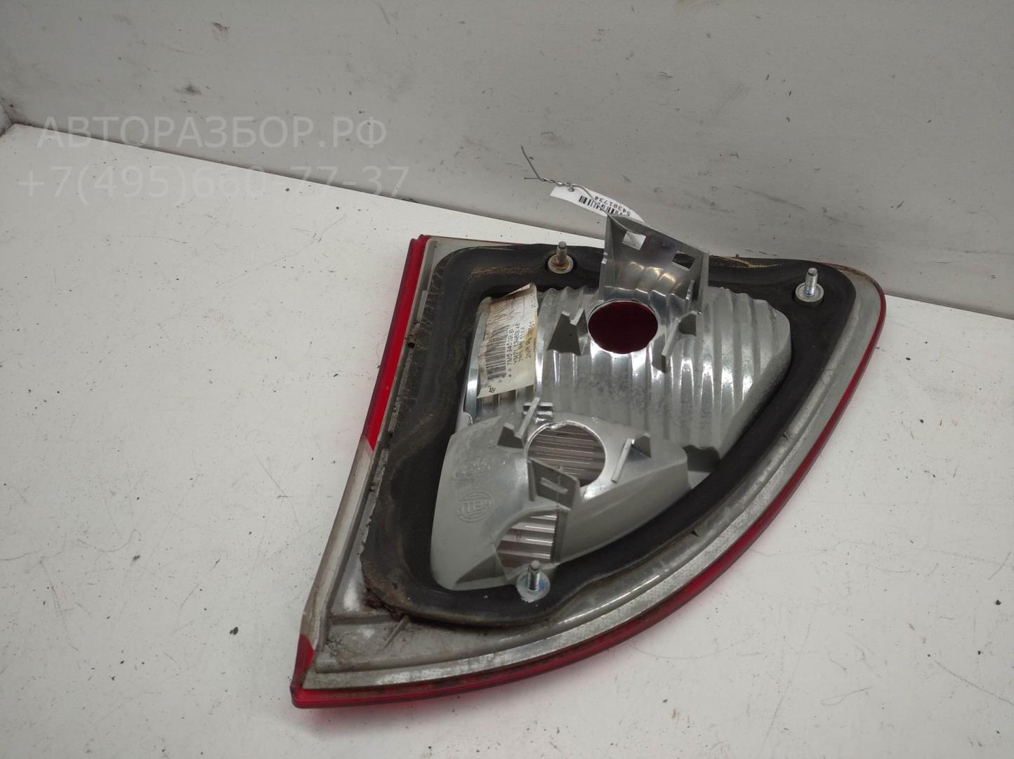 Фонарь задний внутренний левый