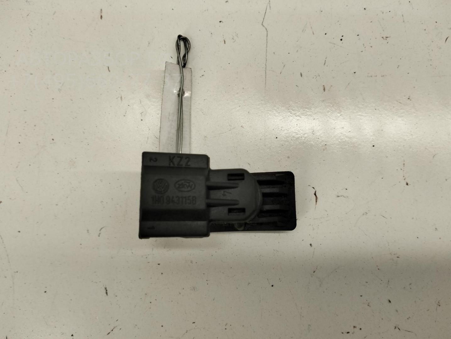 Фонарь подсветки номера