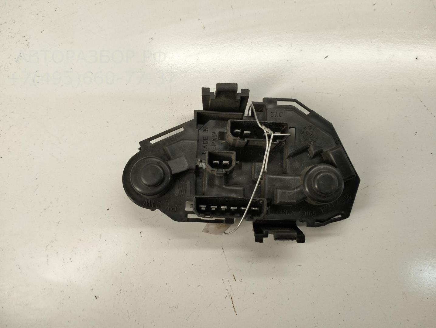 Плата заднего фонаря правого