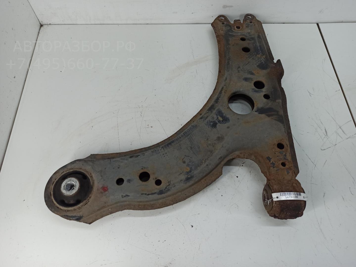 Рычаг передний правый