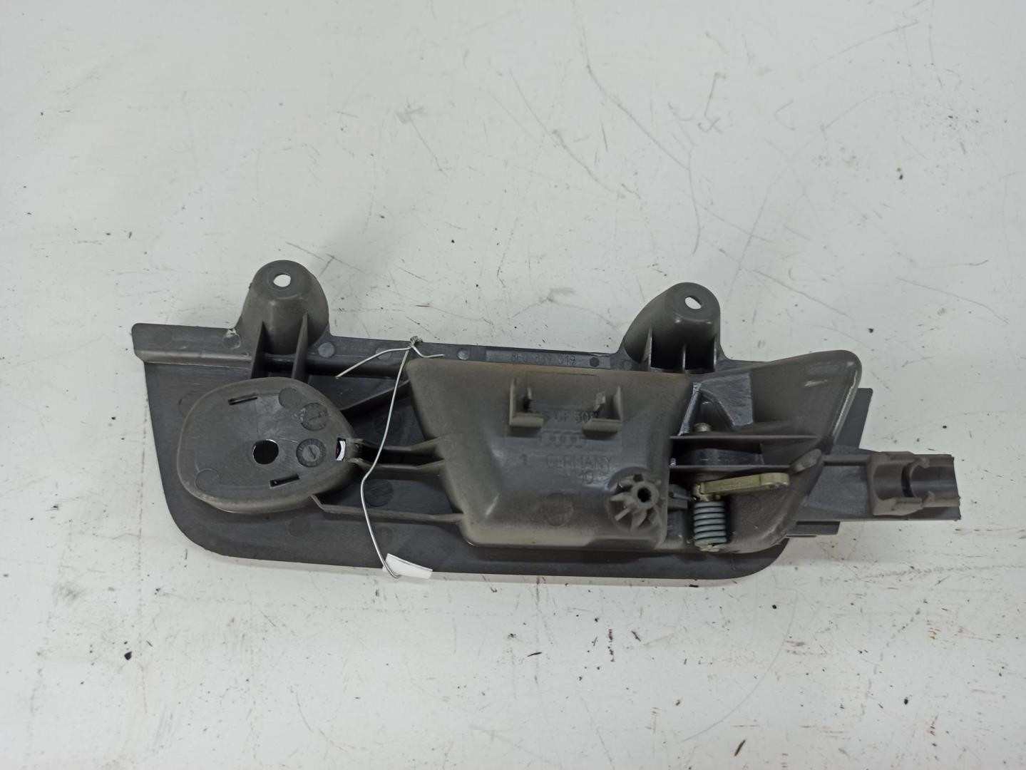 Ручка двери задней внутренняя левая