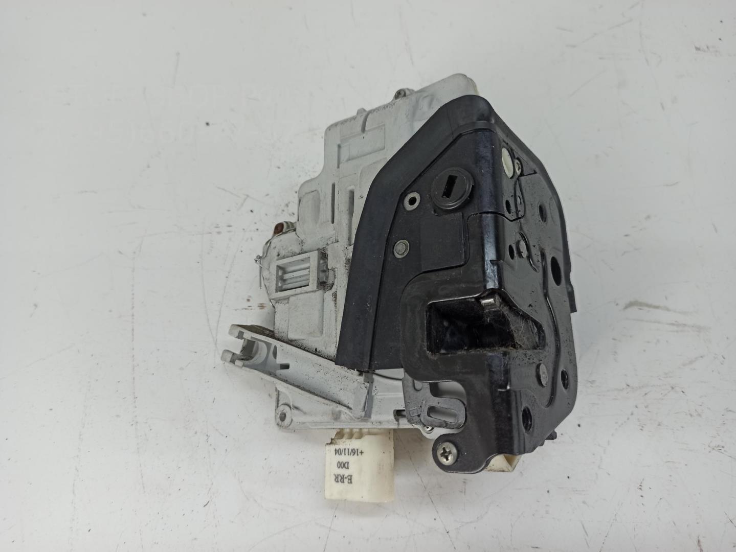 Замок двери задней правой