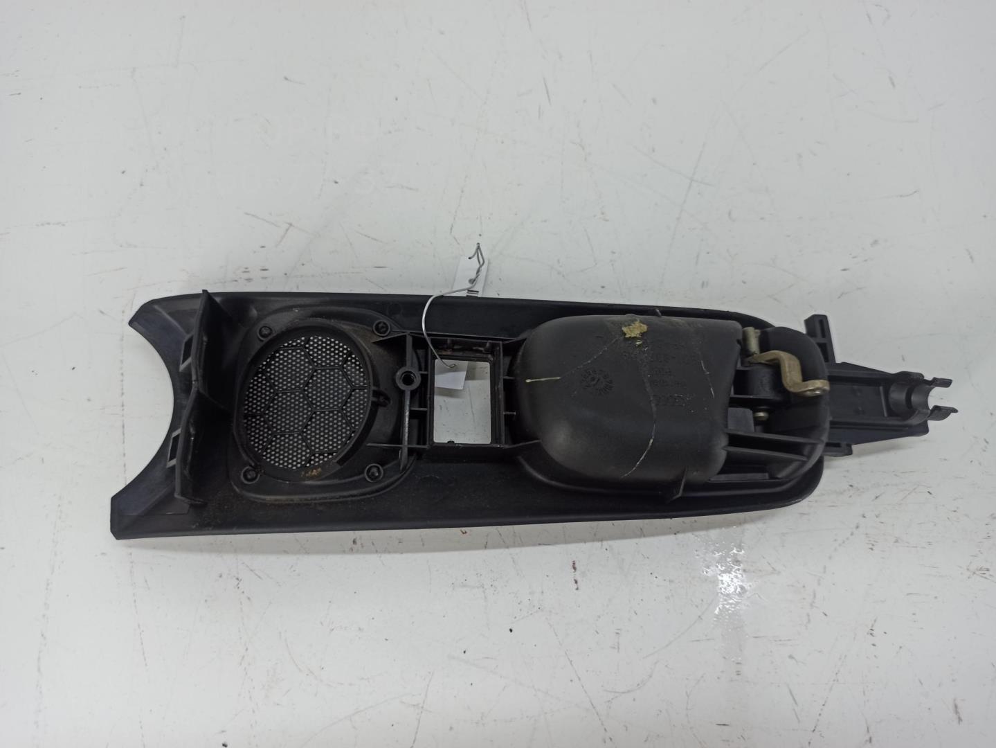 Ручка двери передней внутренняя левая