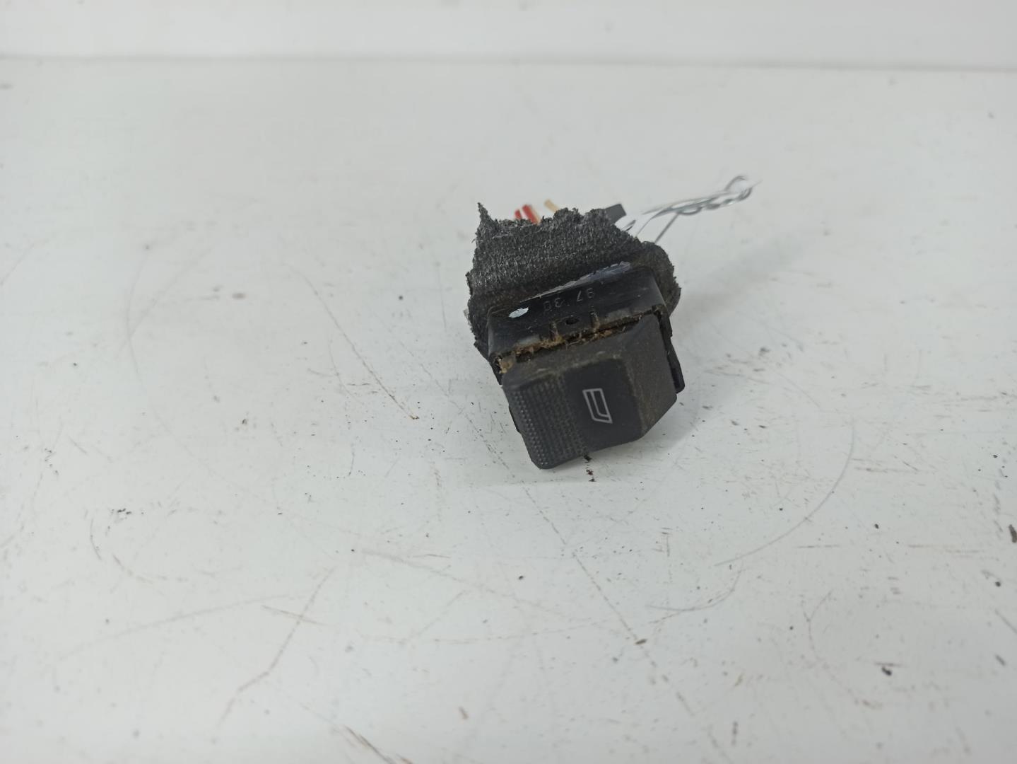 Кнопка стеклоподъемника