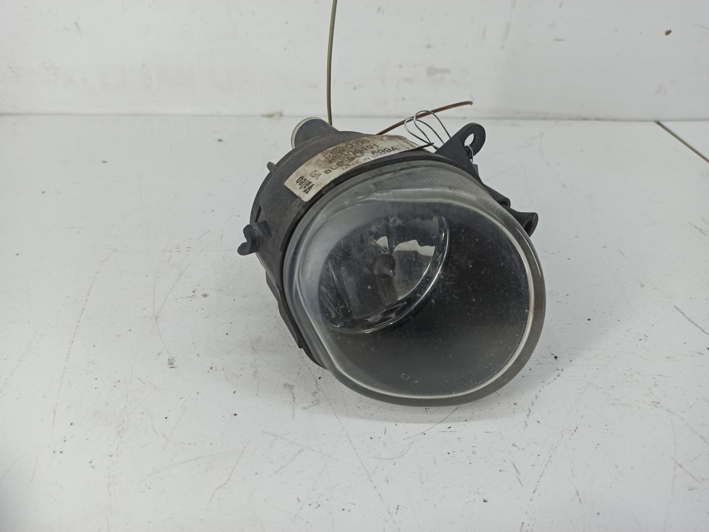 Фара противотуманная левая