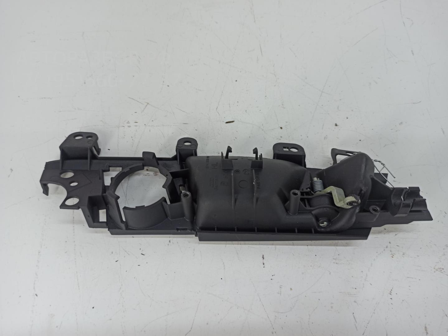 Ручка двери задней внутренняя левая