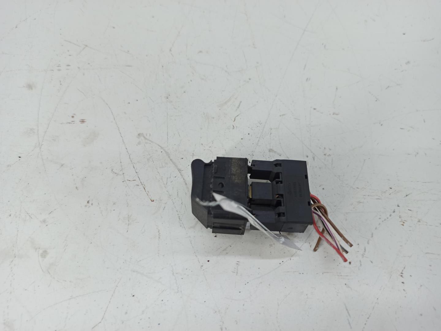 Кнопка стеклоподъемника