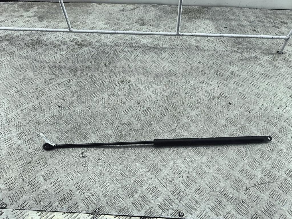 Амортизатор капота